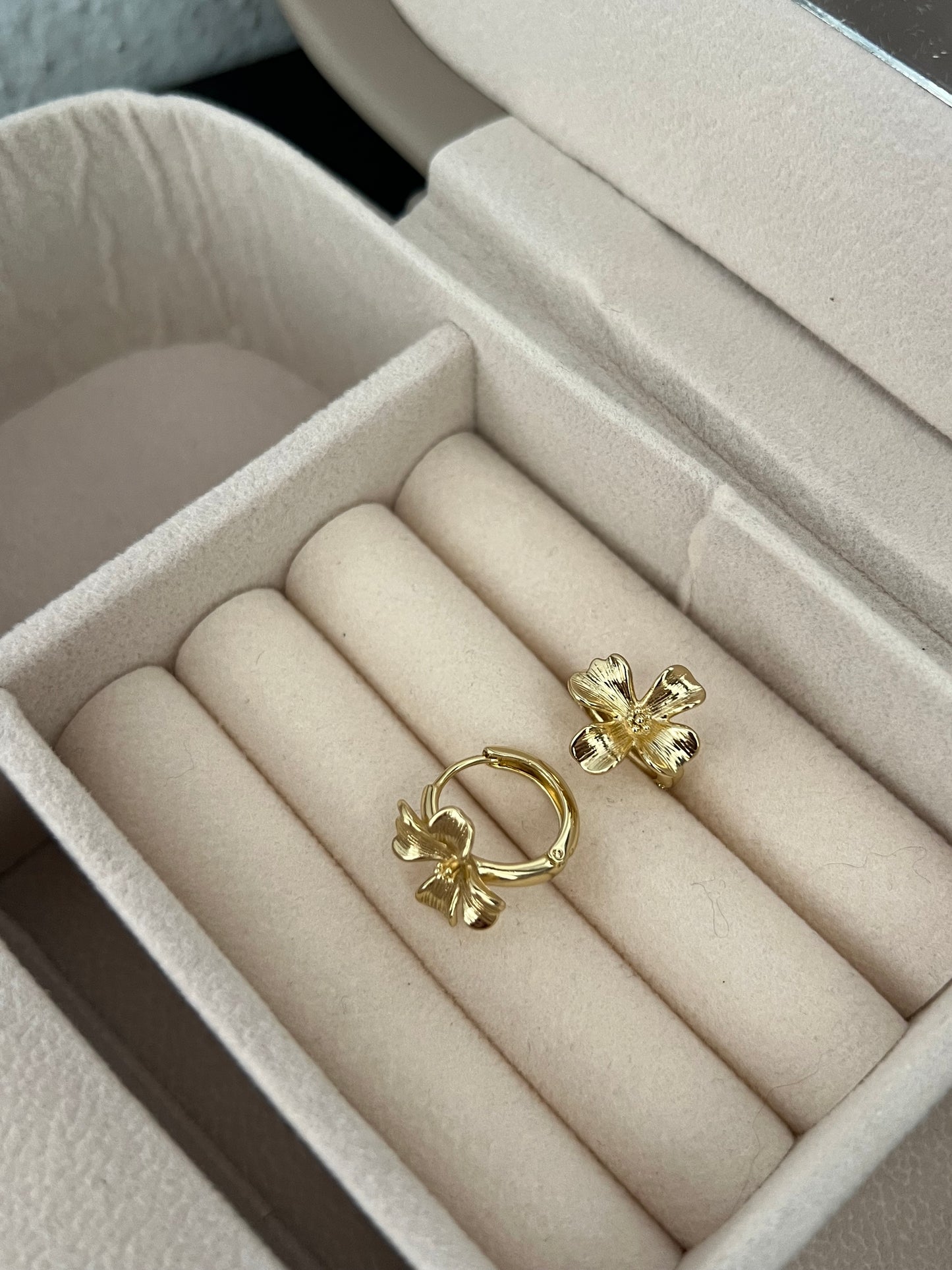 Pendientes 14k modelo 016